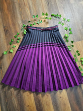 Load image into Gallery viewer, 80s Belted Pleated Skirt