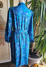 Load image into Gallery viewer, Vintage Floral Belted Dress