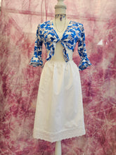 Load image into Gallery viewer, 90s Tie Crop Blouse