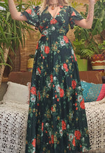 Load image into Gallery viewer, 1970s Forest Maxi Dress