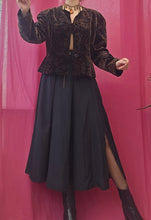 Load image into Gallery viewer, 90s Pleated Midi Skirt