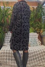 Load image into Gallery viewer, Vintage Velvet Detailed Coat