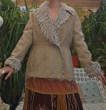 Load image into Gallery viewer, Y2K Faux Fur Afghan Jacket