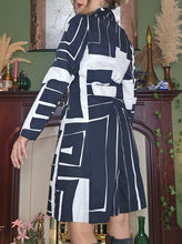 Load image into Gallery viewer, 1970s Monochrome Coat