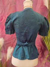 Load image into Gallery viewer, True 1940s Taffeta Blouse