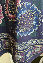 Load image into Gallery viewer, 90s Floral Tshirt