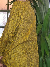 Load image into Gallery viewer, 80s Whimsy Blouse