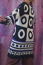 Load image into Gallery viewer, 1980s Abstract longline Jumper