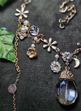 Load image into Gallery viewer, &#39;Daisy Chain&#39; Treasure Charm Choker