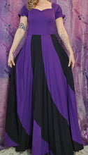 Load image into Gallery viewer, 1970s Whimsigoth Gown