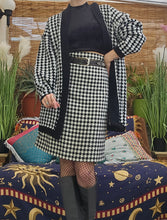 Load image into Gallery viewer, 90s Pleated Dog Tooth Skirt