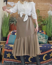 Load image into Gallery viewer, Y2K Gold Romance Skirt