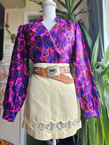 Late 50s Vibrant Blouse
