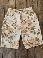 Load image into Gallery viewer, 90s Floral Denim Mom Shorts