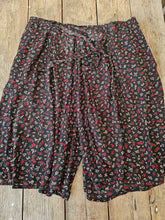 Load image into Gallery viewer, 90s Ditsy Floral Culottes