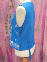 Load image into Gallery viewer, 90s Embroidered Waistcoat