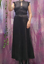 Load image into Gallery viewer, 90s Velvet Midi Skirt