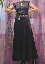 Load image into Gallery viewer, 90s Velvet Midi Skirt