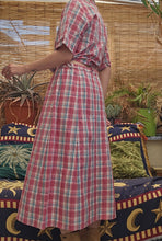 Load image into Gallery viewer, 90s Plaid Waistcoat