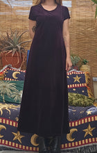 Load image into Gallery viewer, 90s Long Purple Dress