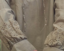 Load image into Gallery viewer, Vintage Cotton Poet Blouse