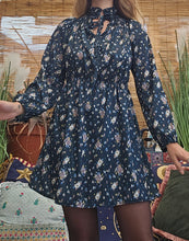 Load image into Gallery viewer, 1970s Floral Mini Dress