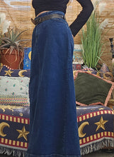 Load image into Gallery viewer, 90s Denim Maxi Skirt