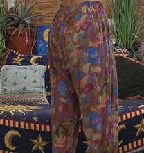 Load image into Gallery viewer, Vintage High Waisted Pleated Trousers