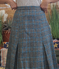 Load image into Gallery viewer, 1960s Wool Mod Suit