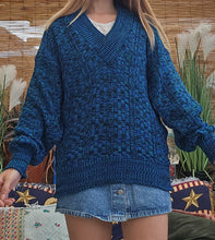 Load image into Gallery viewer, Vintage Vneck Jumper