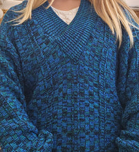 Load image into Gallery viewer, Vintage Vneck Jumper