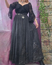 Load image into Gallery viewer, Vintage Embroidered Sun Maxi Skirt