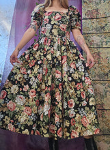 Load image into Gallery viewer, Vintage Boned Floral Dress