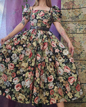 Load image into Gallery viewer, Vintage Boned Floral Dress
