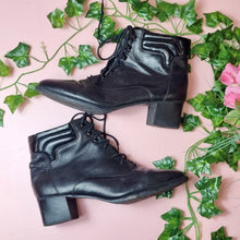 Load image into Gallery viewer, 80s Leather Lace Up Boots